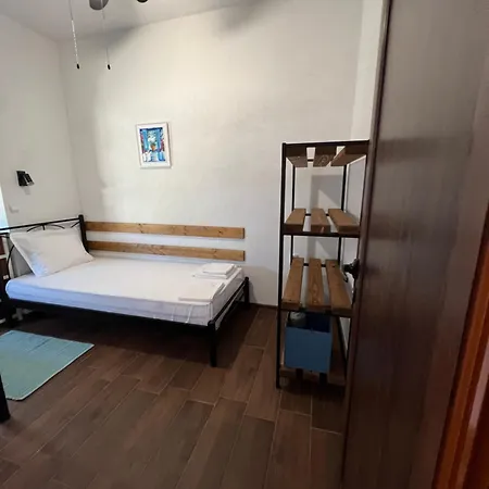 Studio 2, Villa Kalina Affittacamere *